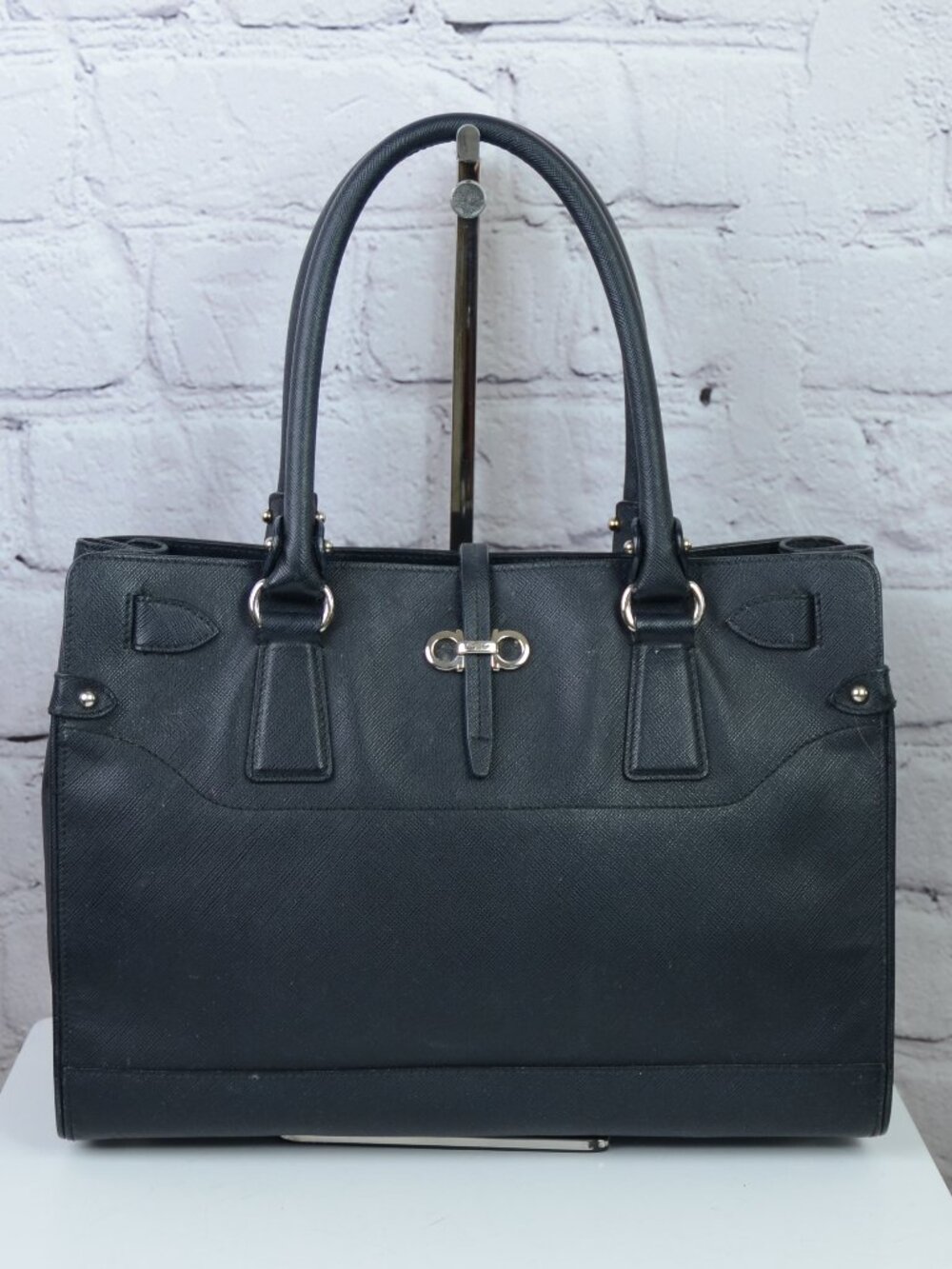 SALVATORE FERRAGAMO Brianna Black Saffiano Tote